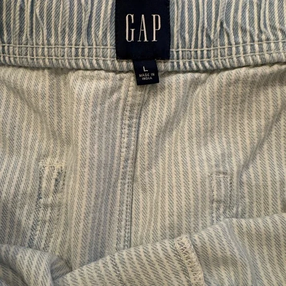 EUC GAP Pull On Barrel Light Blue Striped Pants - Picture 7 of 10